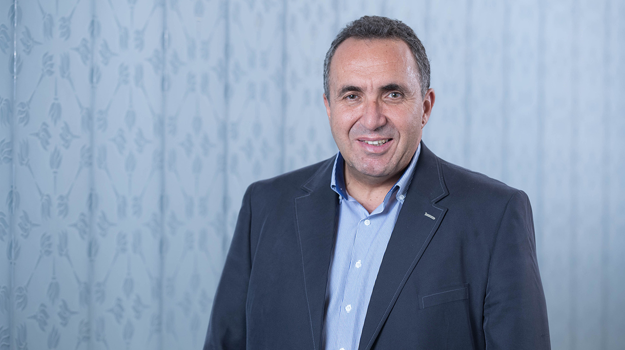 Inaugural Alan Howard Distinguished Professorship